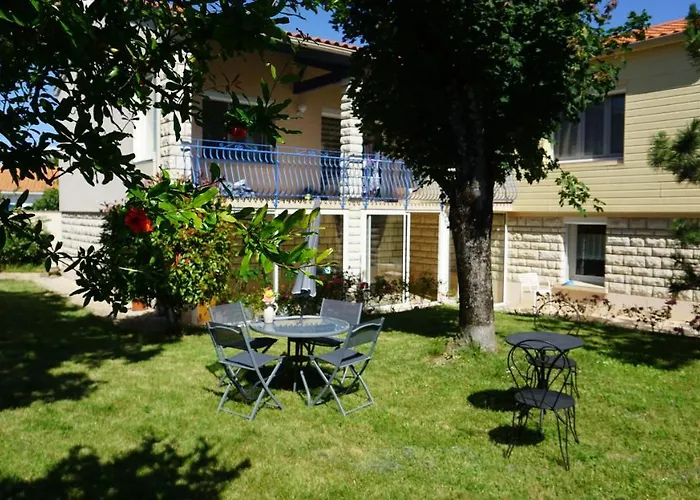 Les Deux Iris Hotel Surgeres photo