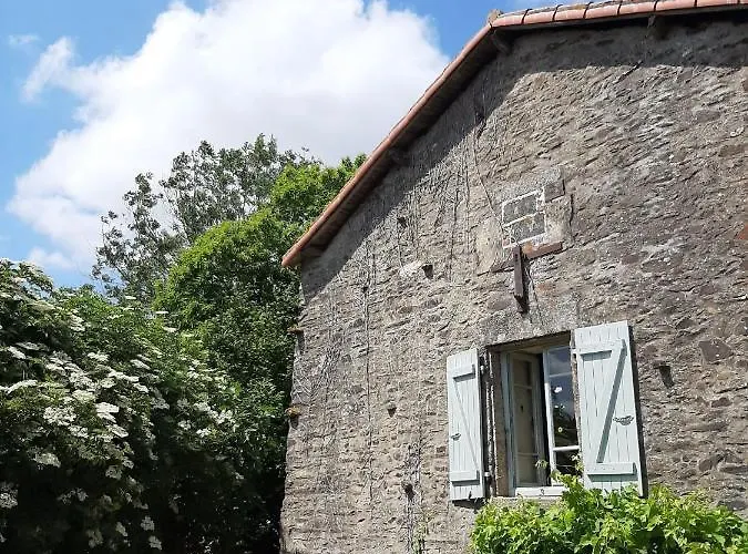 صورة La Girardiere Le Busseau