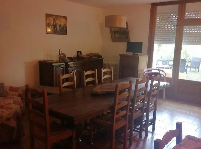Photo de Appartement La maison du bonheur à Montignac-Charente