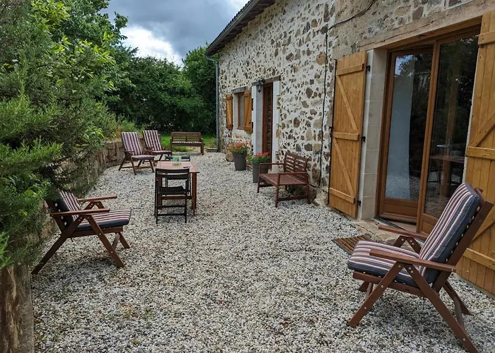 Spacieuse Maison A Massignac Avec Jardin Privatif - Fr-1-653-213 foto