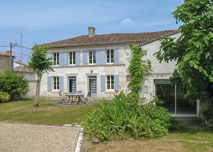 4 Bedroom Amazing Home In Champmillon photo