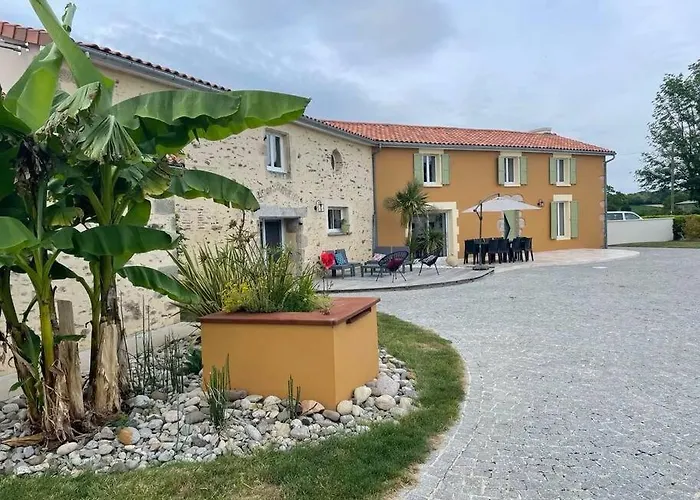 Gite La Vie En Couleur 14 Personnes Saint-Paul-en-Gatine photo