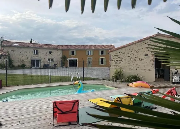 Gite La Vie En Couleur 14 Personnes Saint-Paul-en-Gatine photo