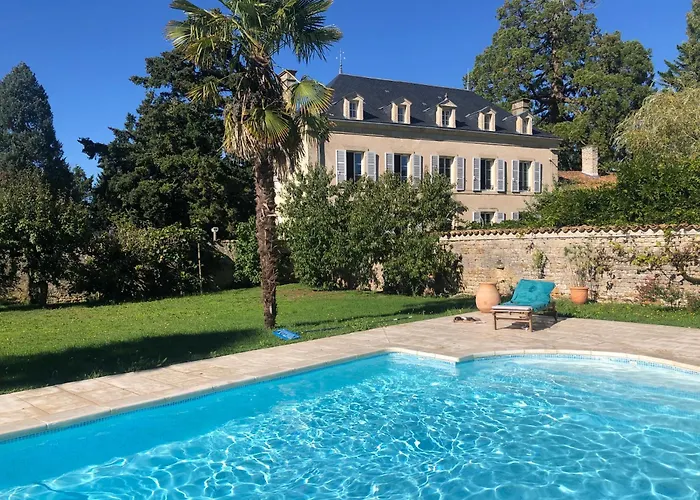 Photo de Bed and Breakfast Le Logis Etrochon à Perigne