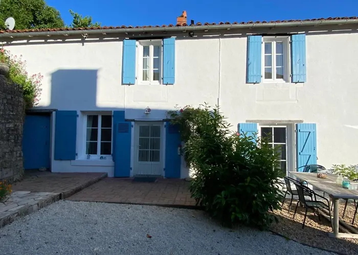 Au Coeur De Charroux 빌라 사진