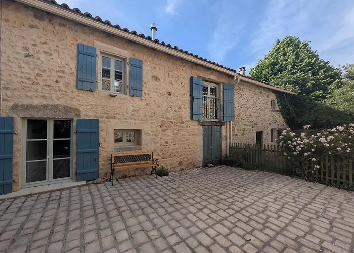 Home in Nanteuil-en-Vallée foto