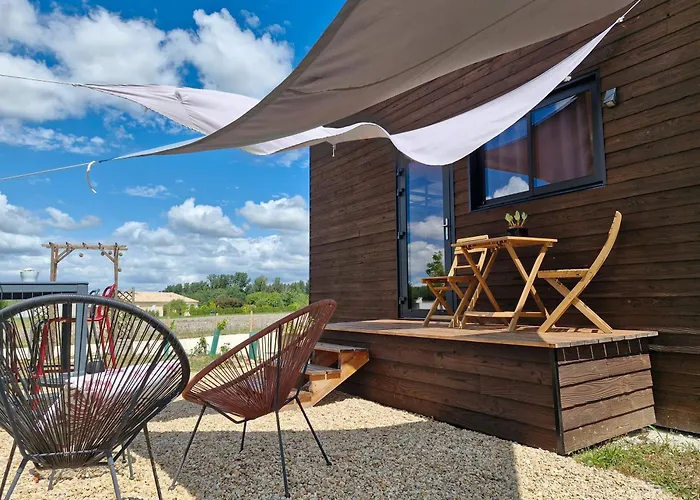 Photo de Villa Tiny La Part Des Anges à Salignac-sur-Charente