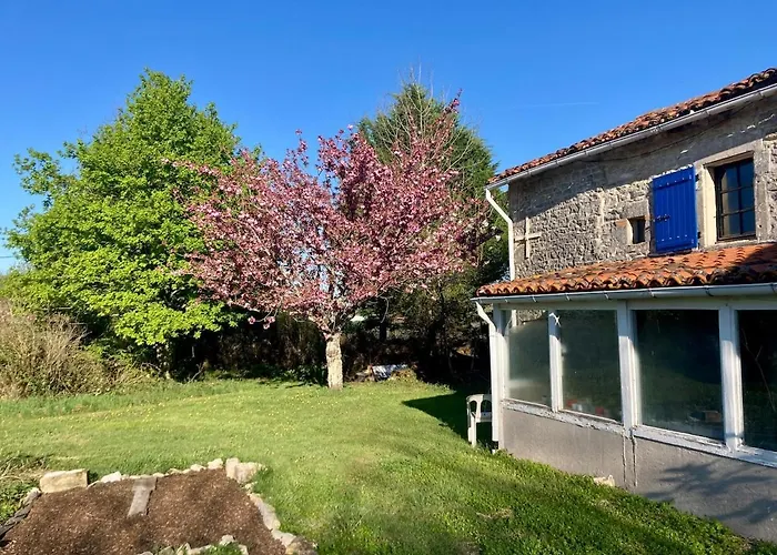 Ferienwohnung The Cowshed Chassiecq Foto