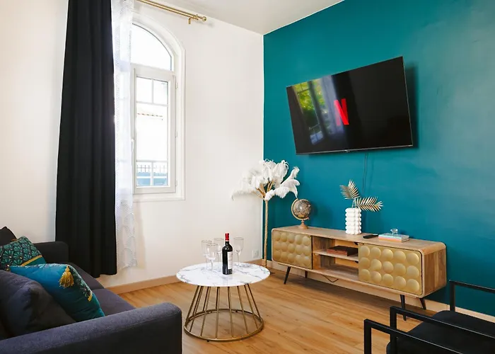 Gatsby - Appartement Renove Elegant, Hypercentre Saintes, Calme, Fibre, Tv 4K, Netflix photo