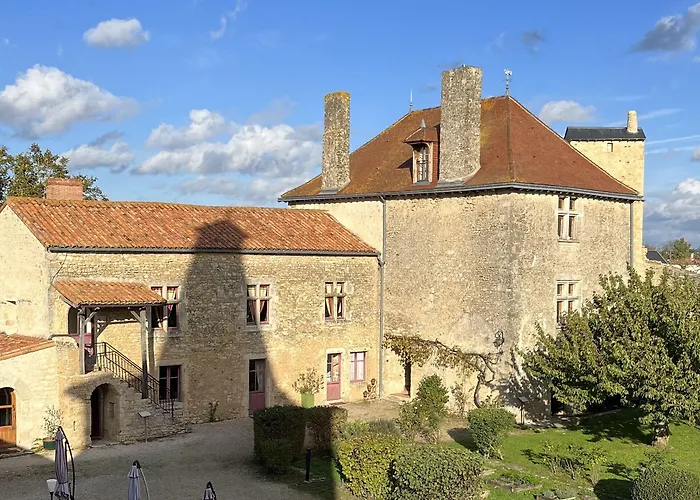 Le Vieux Chateau Airvault foto