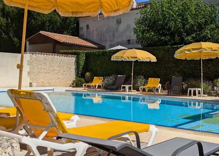 Saint-Cybardeaux Gite Familial Avec Piscine Chauffee, Jardin Prive Et Equipements Bebe En Pleine Propriete Viticole. - Fr-1-653-18 תמונה