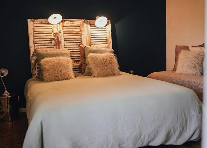 Фото Chez Guilem Chambre Jaune Сен-Мексан-л'Эколь