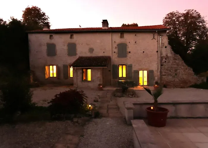 foto di Villa Charente Cozy Family Winter Retreat Theil-Rabier