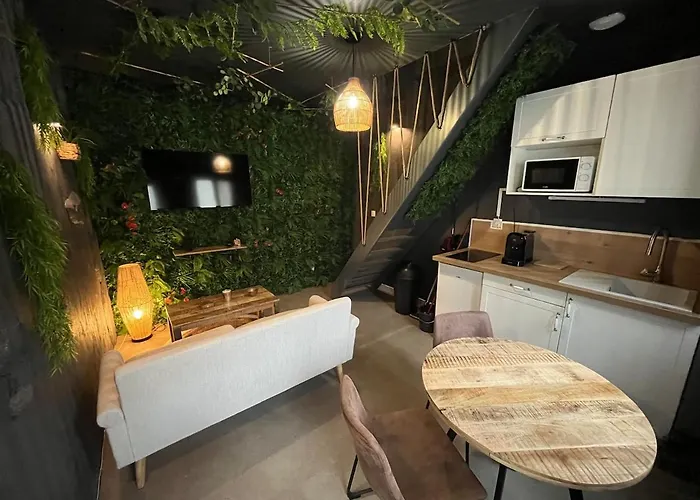 Фото Jungle Room Пуатье