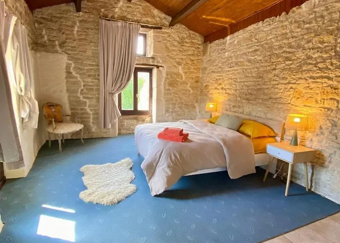 Self Contained Guest House In Juilleの写真