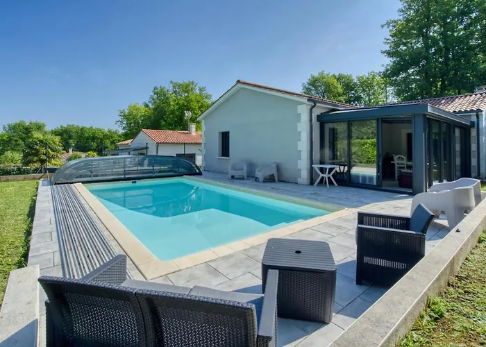 Фото Villa Moderne Piscine - 6P - Calme - Angouleme Puymoyen