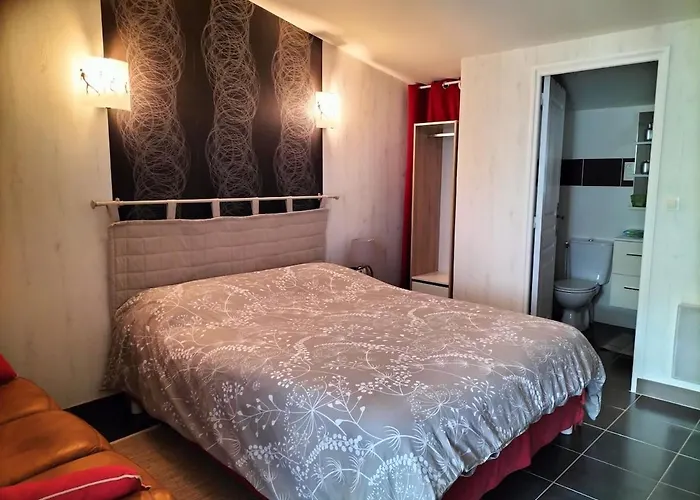 A L'Oree Des Champs, 3 Etoiles, Climatise, Lit King-Size La Creche foto