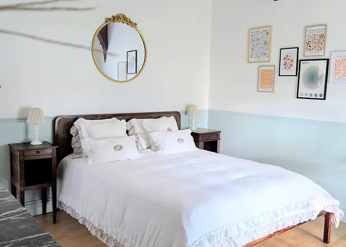 Gite Au Chateau De La Tour A 15 Minutes Du Futuroscope Naintre photo