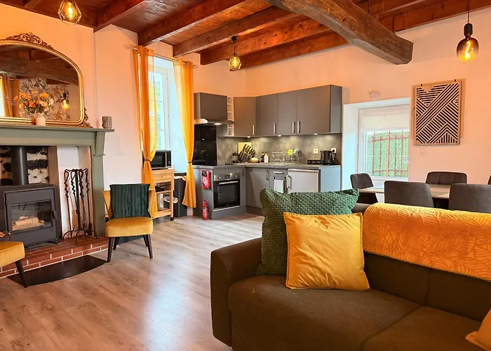 Charming Renovated Stone Cottage In Historic Village Brigueuil φωτογραφία