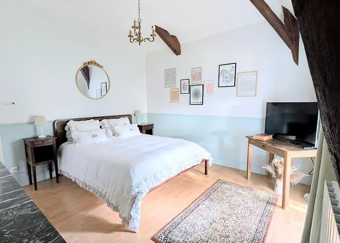 Gite Au Chateau De La Tour A 15 Minutes Du Futuroscope Naintre foto