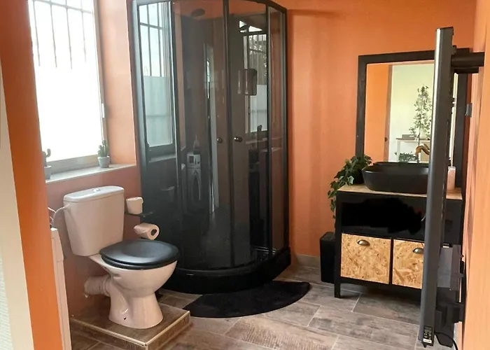 Studio Cosy Avec Deco Artisanale Unique Voeuil-et-Giget foto