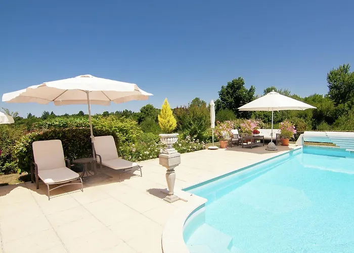 Rouzede Villa With Pool La Seguinie photo