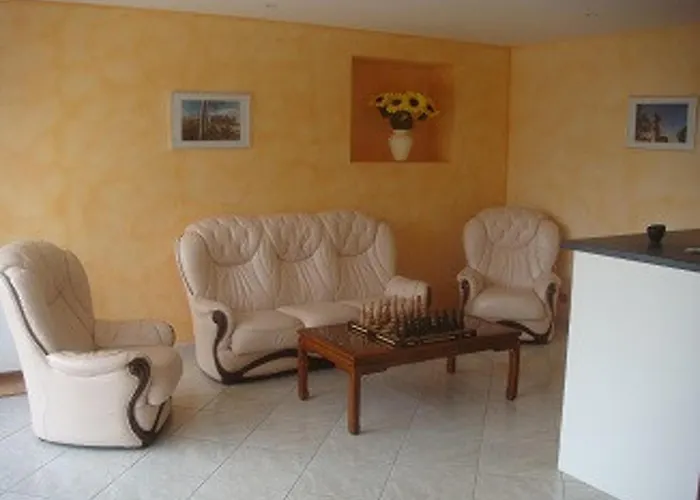 Photo de Maison de 2 chambres avec jardin clos et wifi a Mouterre Silly