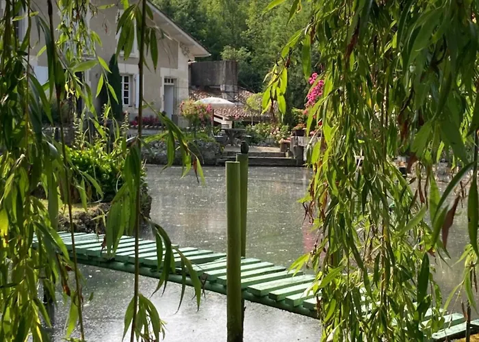 Hotel Moulin De Nanteuillet Voulgezac Foto