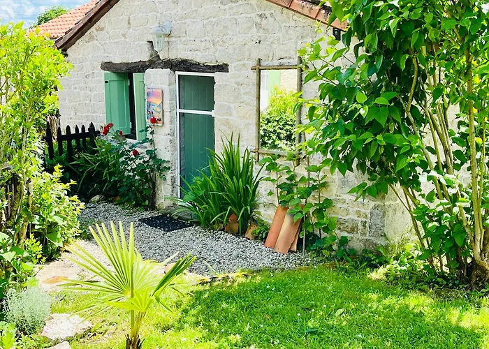 foto di Maisonnette de charme indépendante avec jardin Nanteuil-en-Vallée