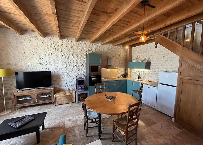 Photo de Charmante maison rénovée, terrasse, vignes et borne de recharge Barzan
